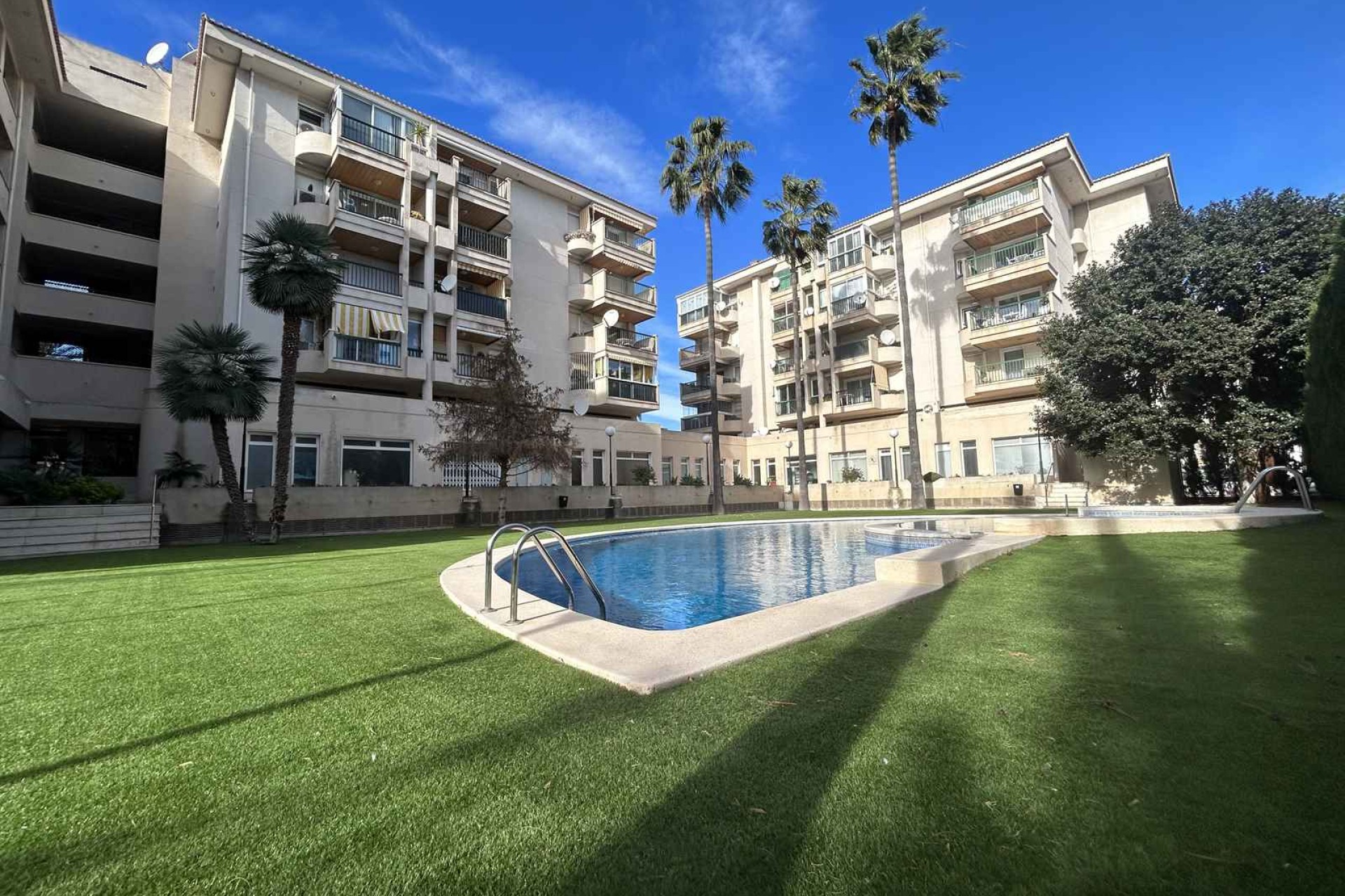 Alquiler a corto plazo - Apartamento / piso - Albir - Centro
