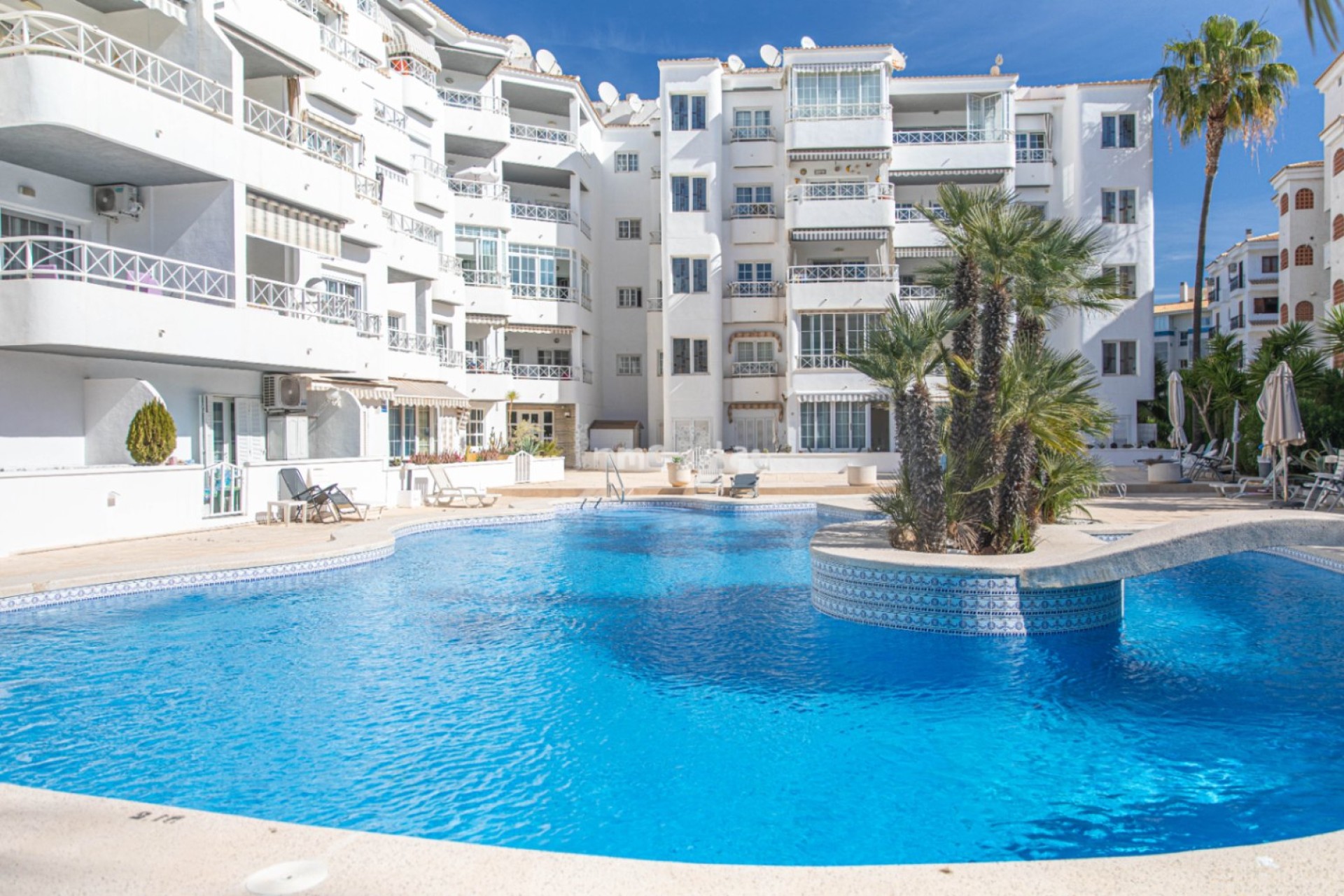 Alquiler a corto plazo - Apartamento / piso - Albir - Centro