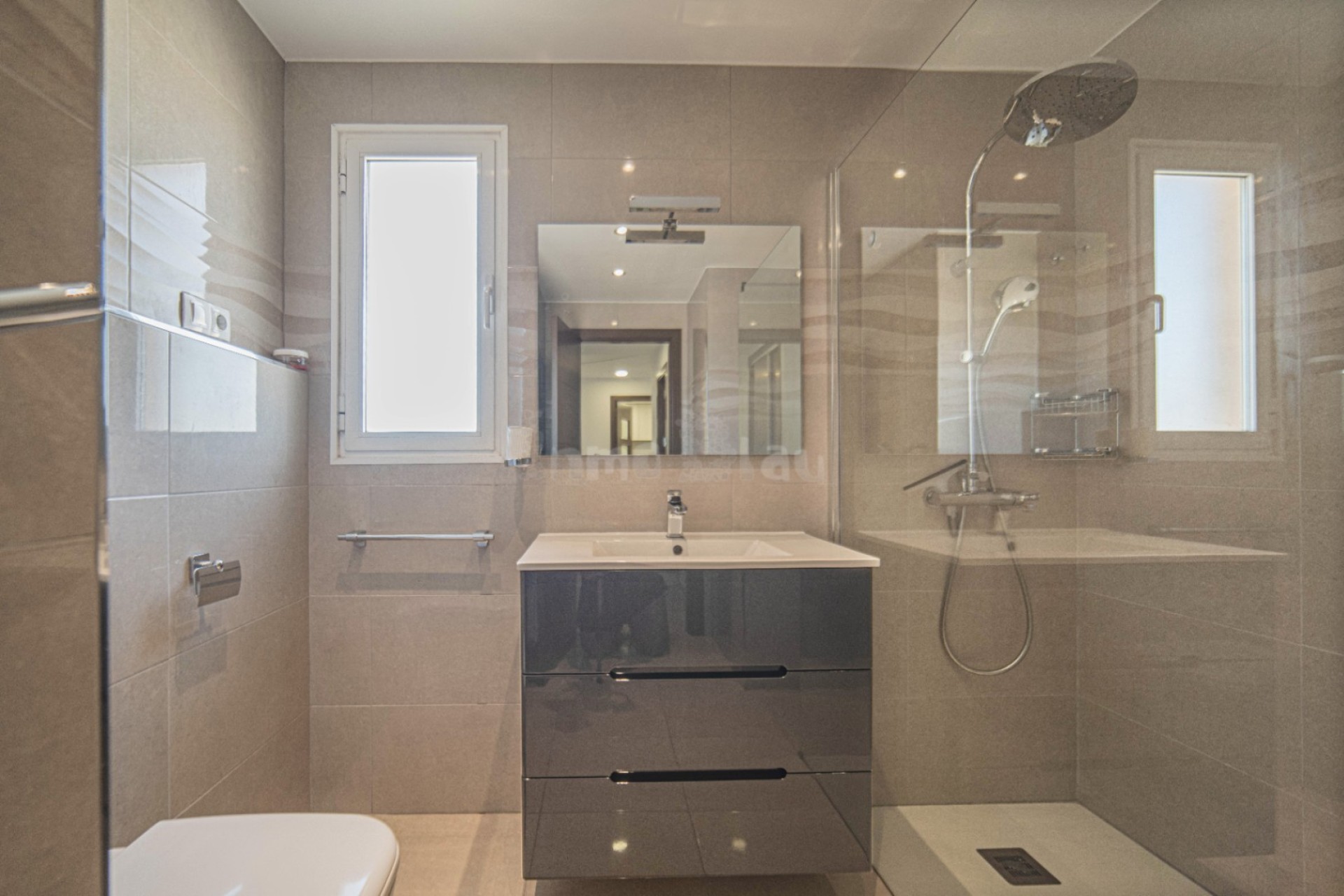 Alquiler a corto plazo - Apartamento / piso - Albir - Centro