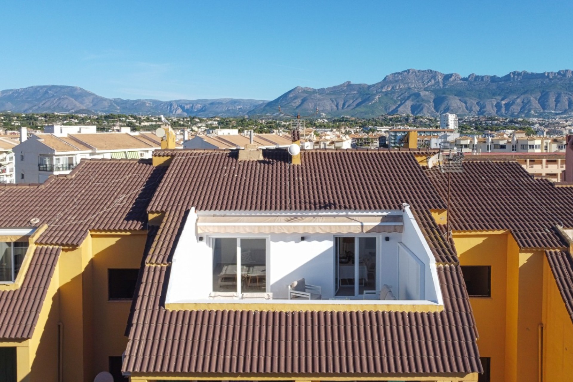 Alquiler a corto plazo - Apartamento / piso - Albir - Centro