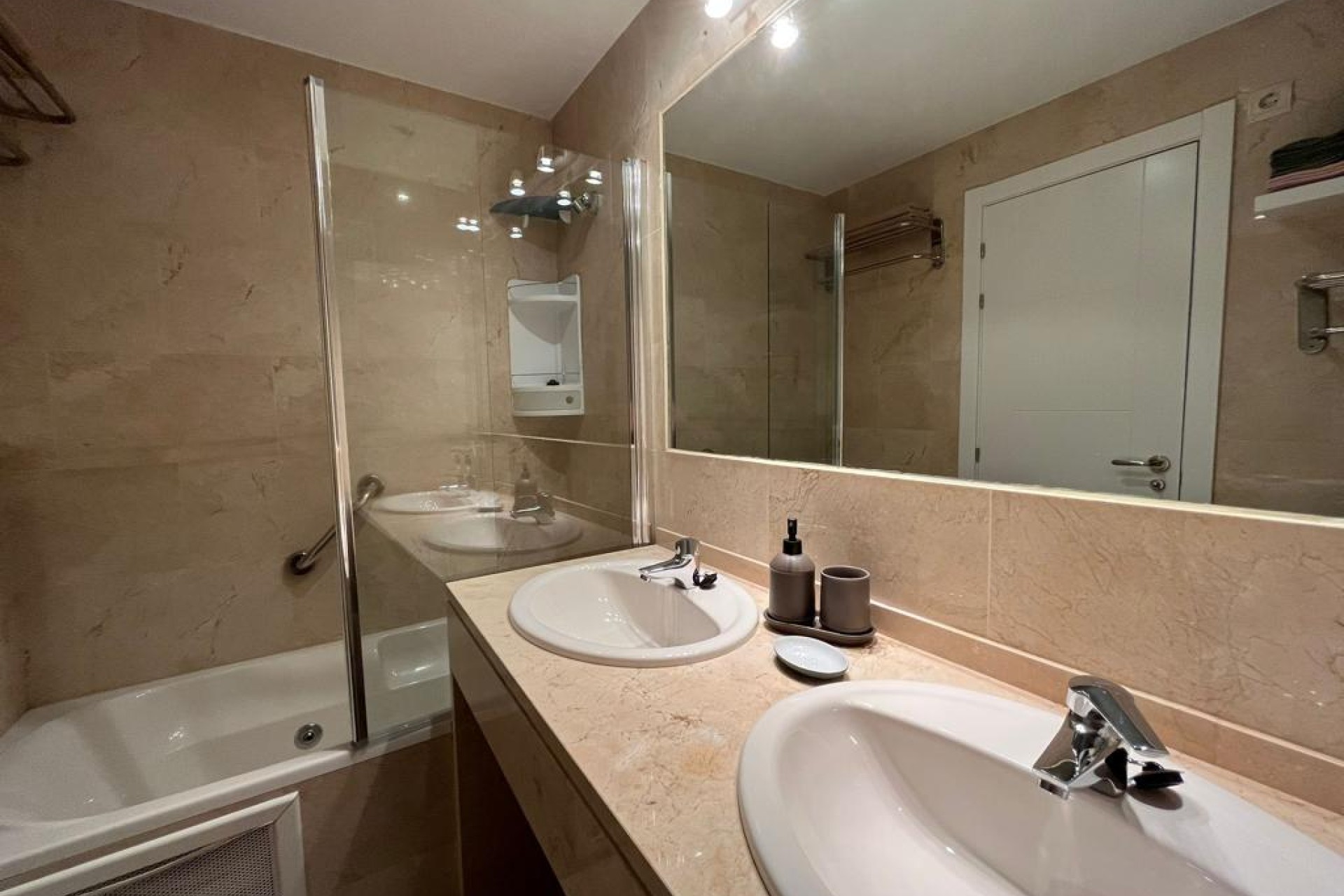Alquiler a corto plazo - Apartamento / piso - Albir - Centro