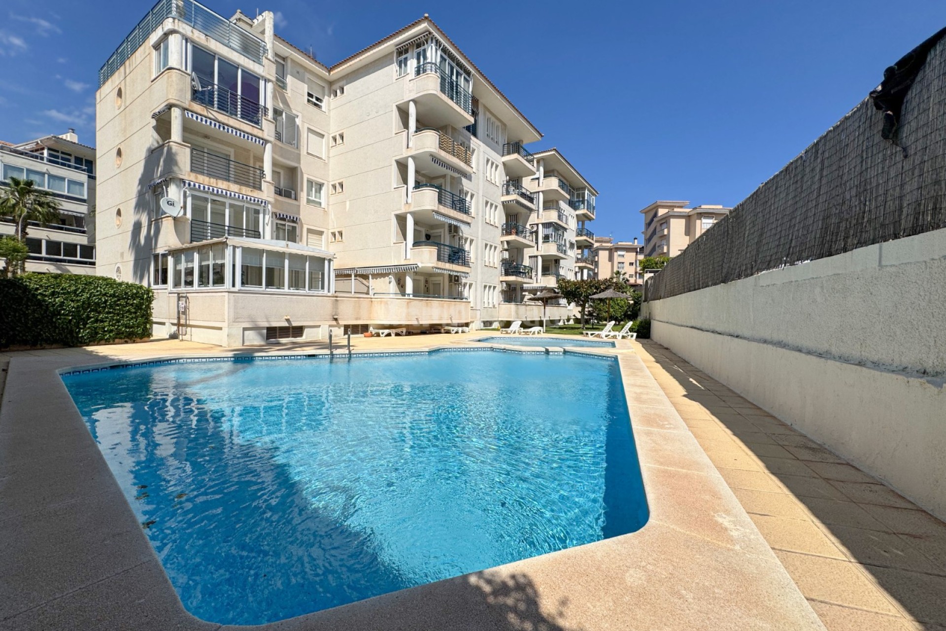 Alquiler a corto plazo - Apartamento / piso - Albir - Centro