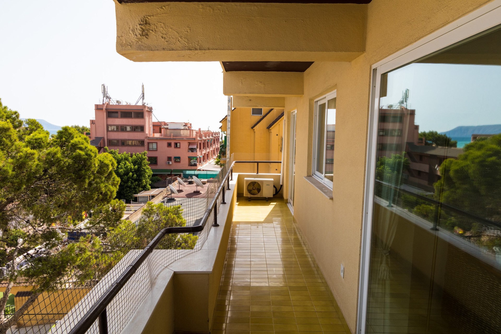 Alquiler a corto plazo - Apartamento / piso - Albir - Centro