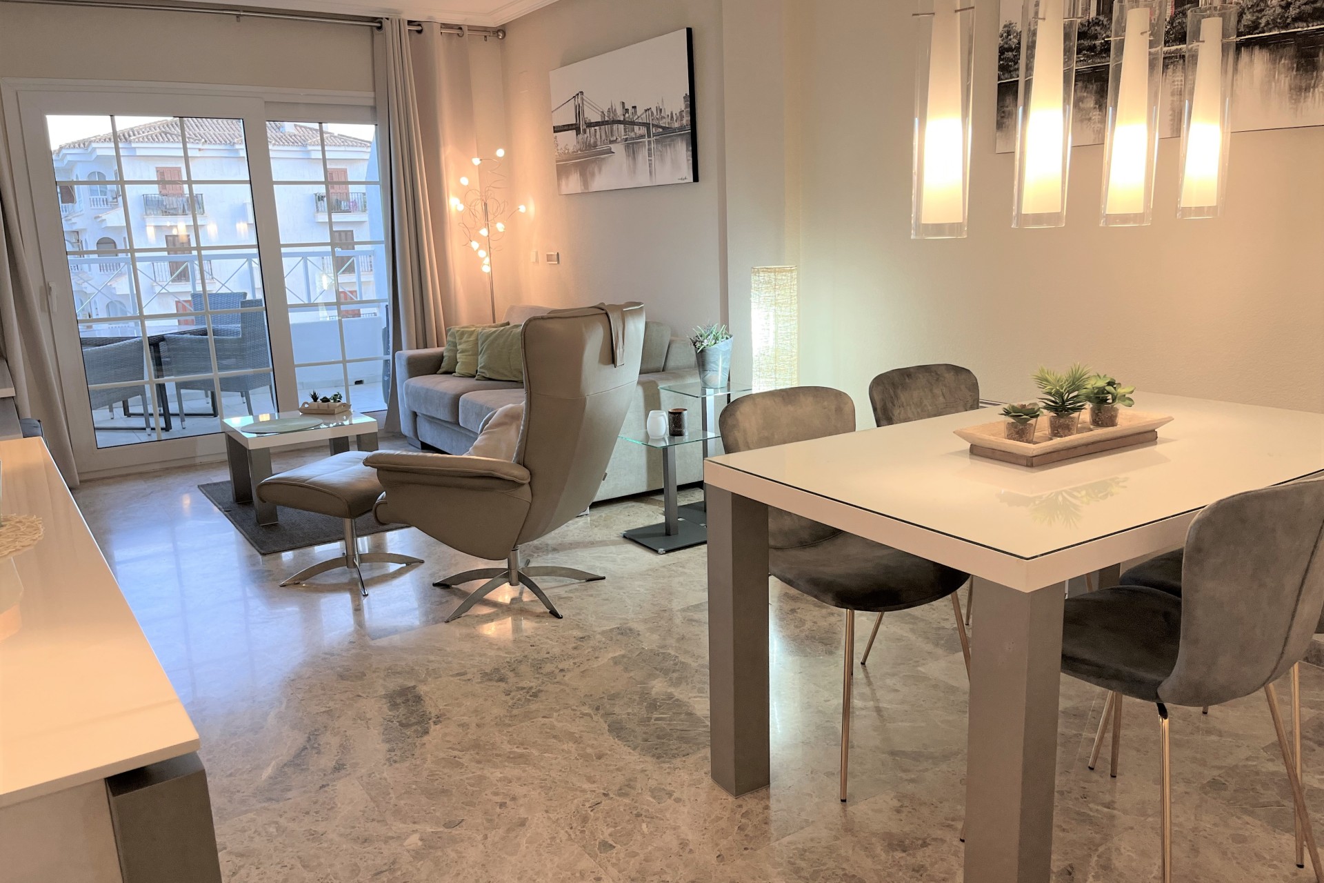 Alquiler a corto plazo - Apartamento / piso - Albir - Centro