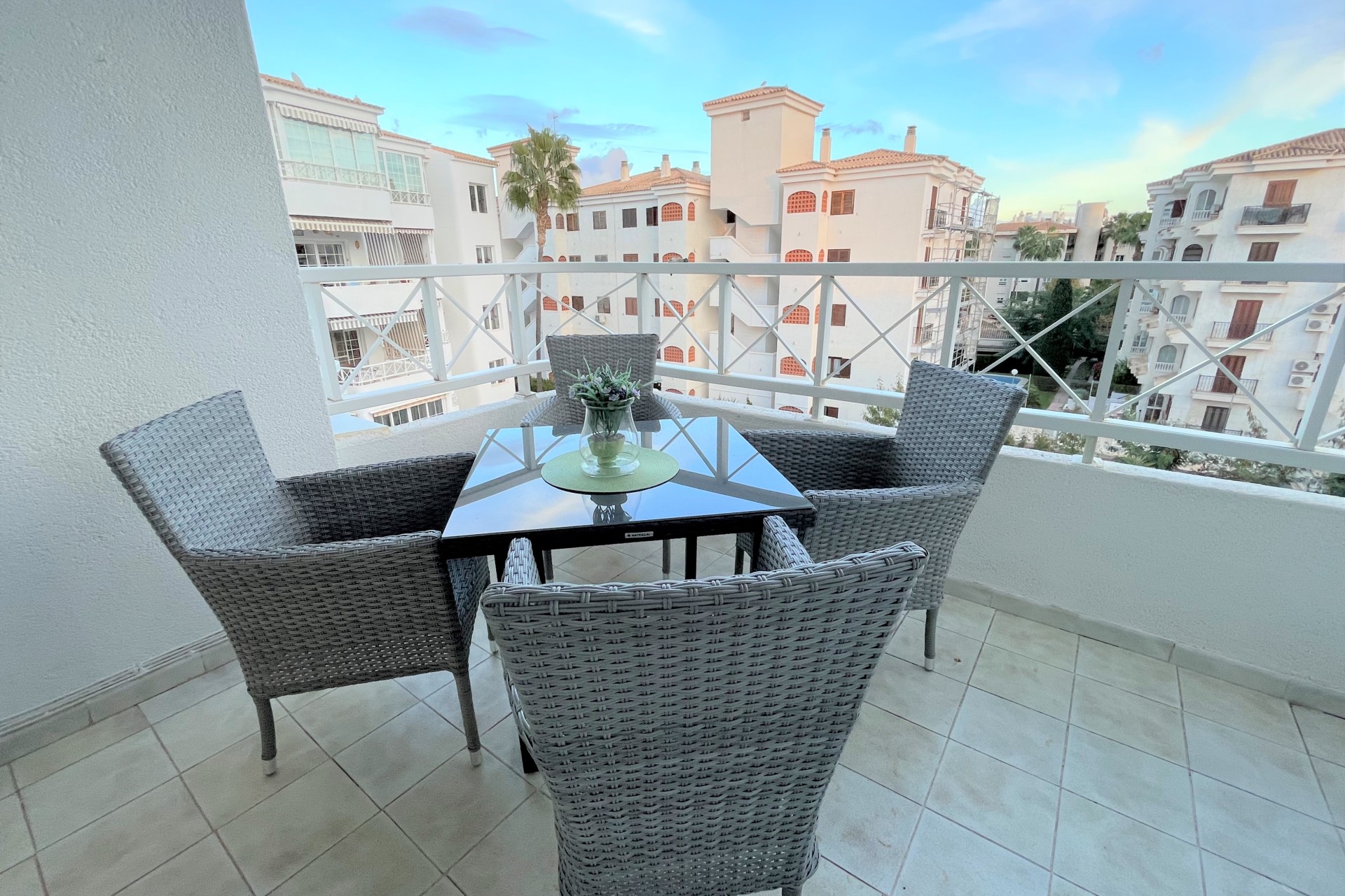 Alquiler a corto plazo - Apartamento / piso - Albir - Centro