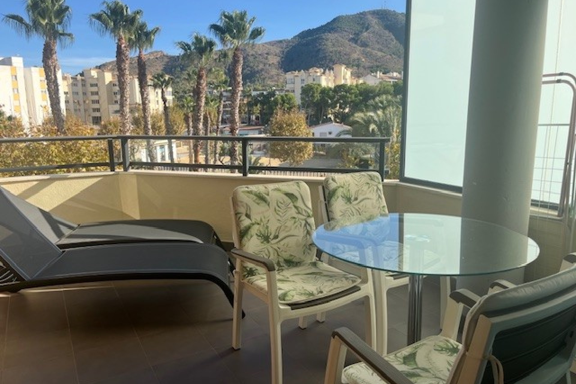 Alquiler a largo plazo - Apartamento / piso - Albir