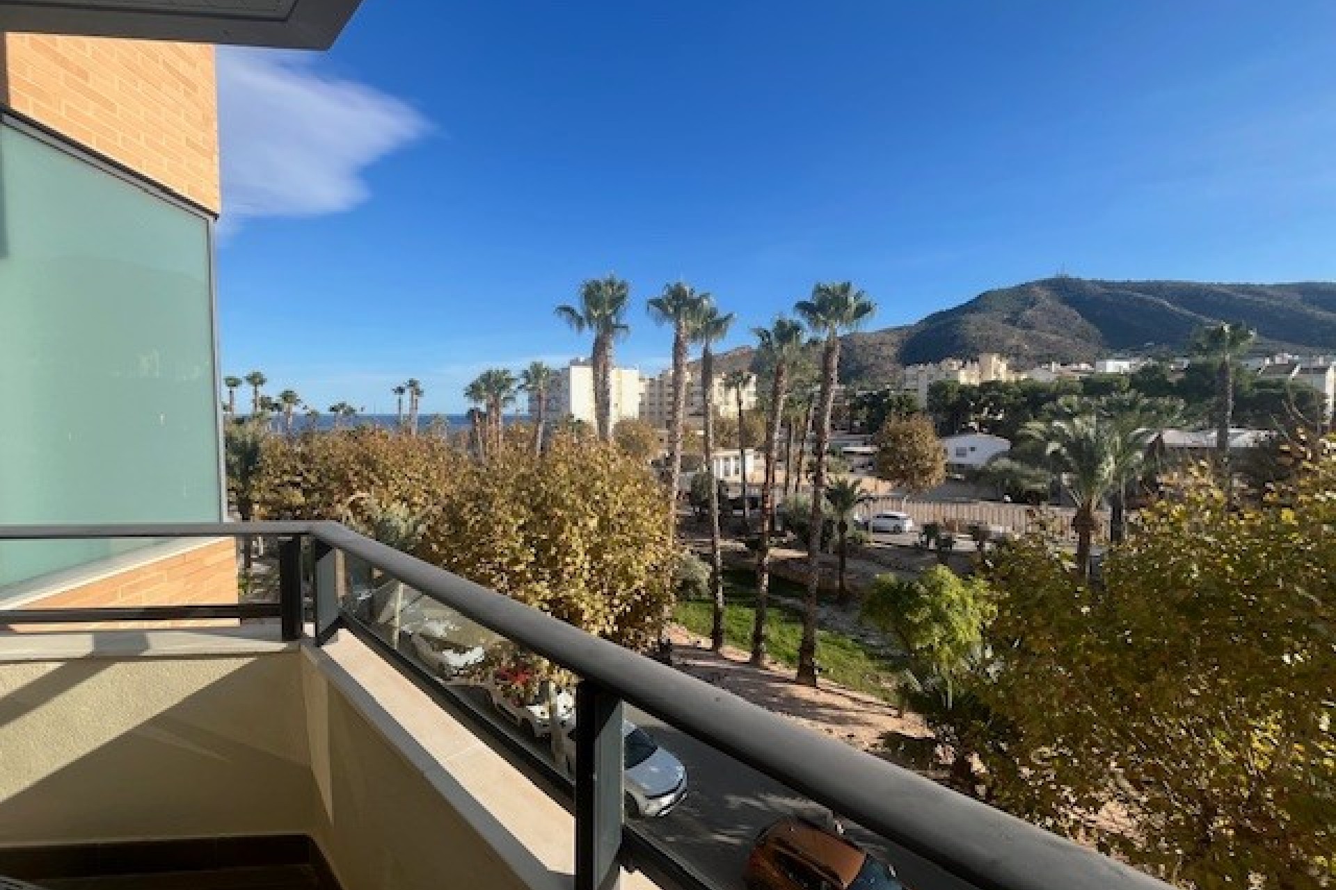 Alquiler a largo plazo - Apartamento / piso - Albir