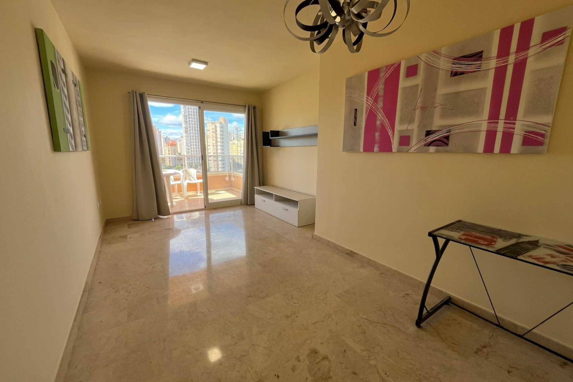Alquiler a largo plazo - Apartamento / piso - Benidorm - Levante