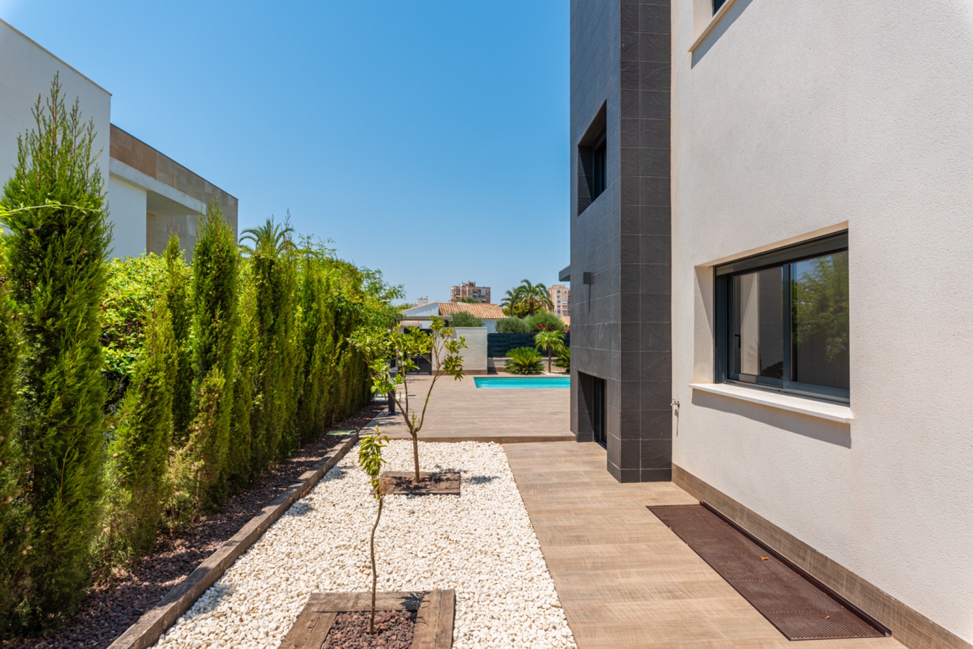 New Build - detached - Playa Paraiso