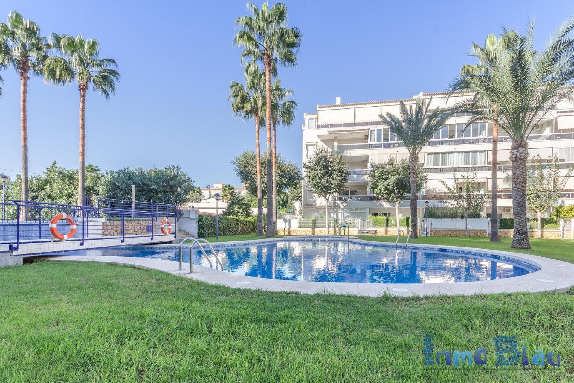 Sale - Apartment / flat - Albir