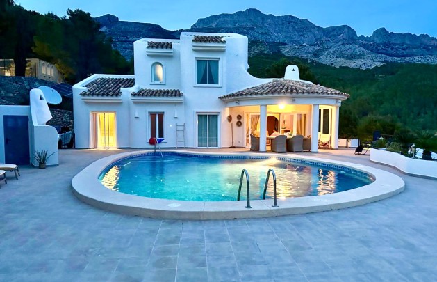 Villa - Sale - Altea - Urbanizacion