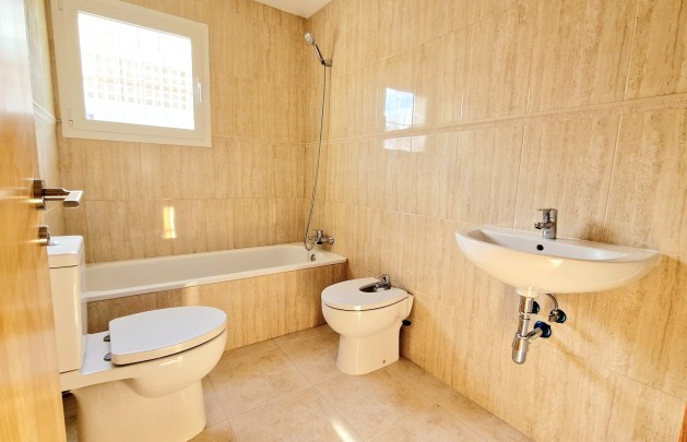 Obra nueva - detached - Purias