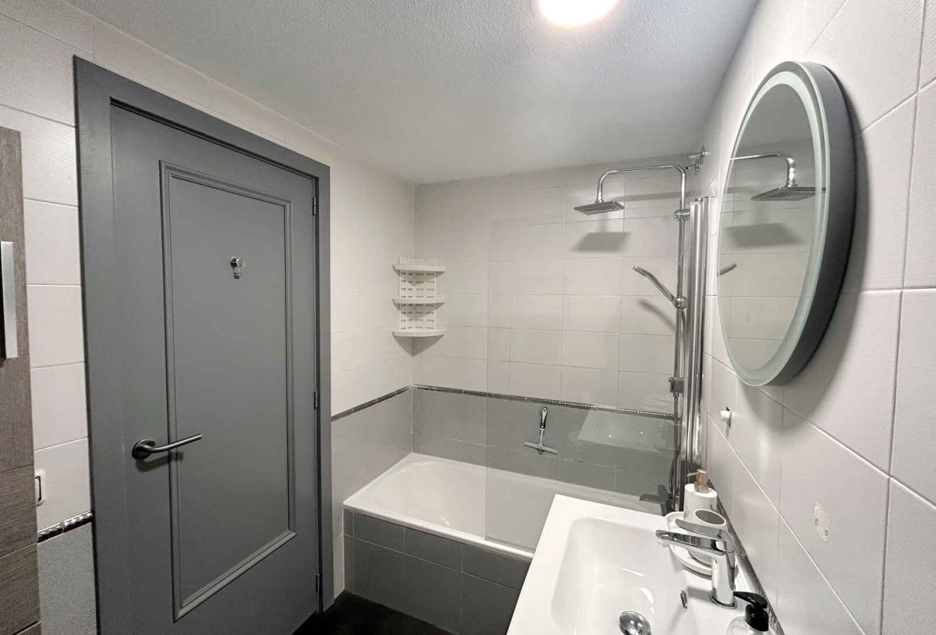 Alquiler a corto plazo - Apartamento / piso - Albir - Centro