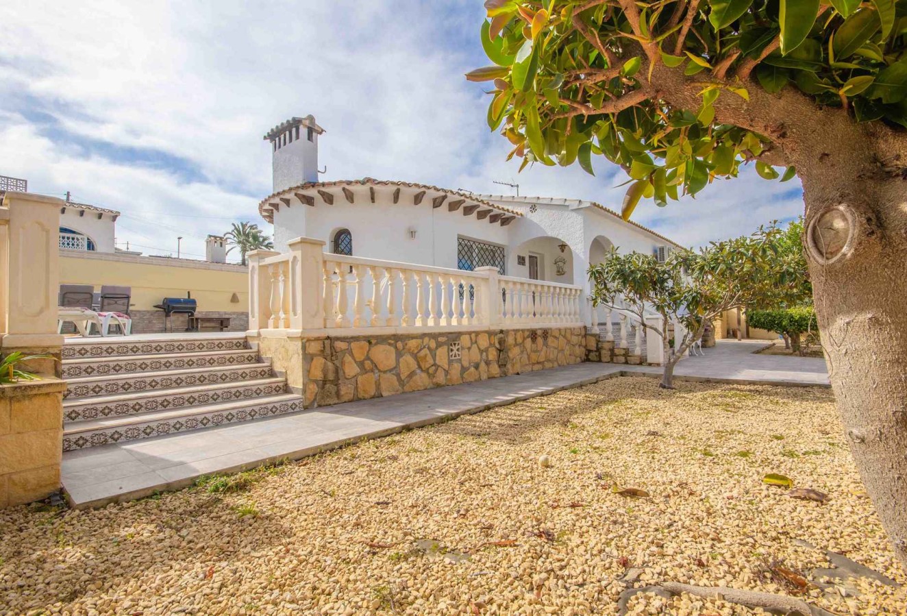 Alquiler a corto plazo - Villa - Albir - Urbanizacion