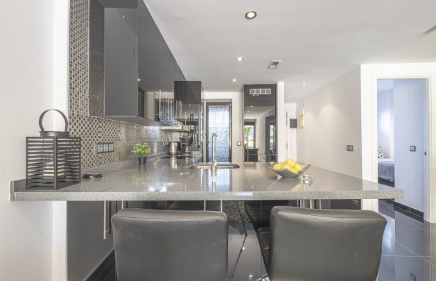 Alquiler a corto plazo - Apartamento / piso - Albir - Playa