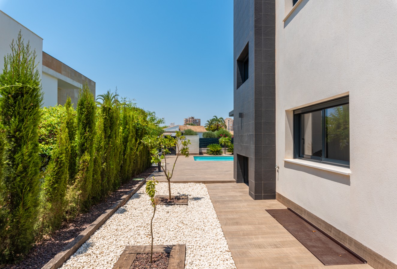 New Build - detached - Playa Paraiso