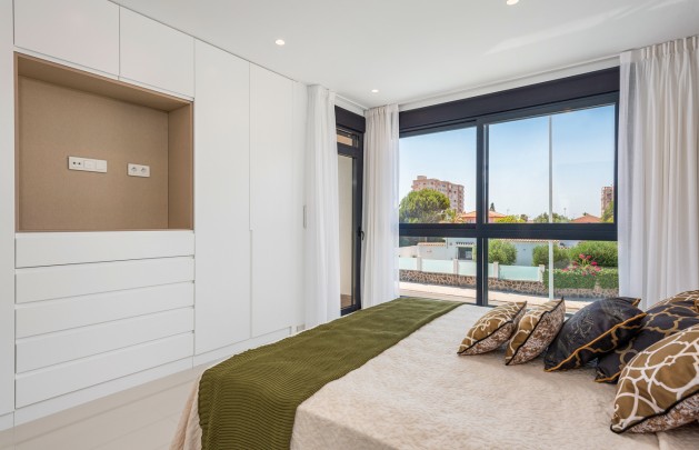 New Build - detached - Playa Paraiso