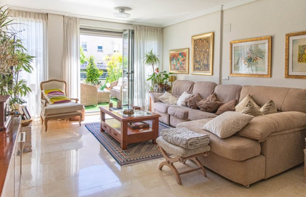 Sale - Apartment / flat - Albir - Centro