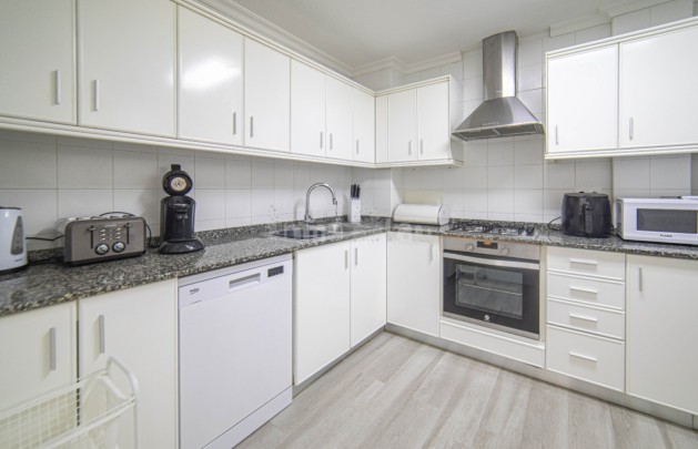 Alquiler a corto plazo - Apartamento / piso - Albir - Centro
