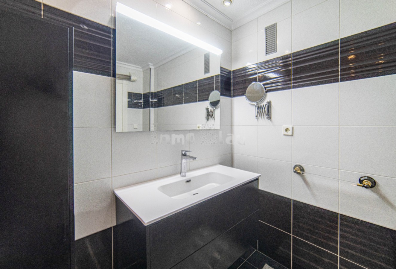 Alquiler a corto plazo - Apartamento / piso - Albir - Centro
