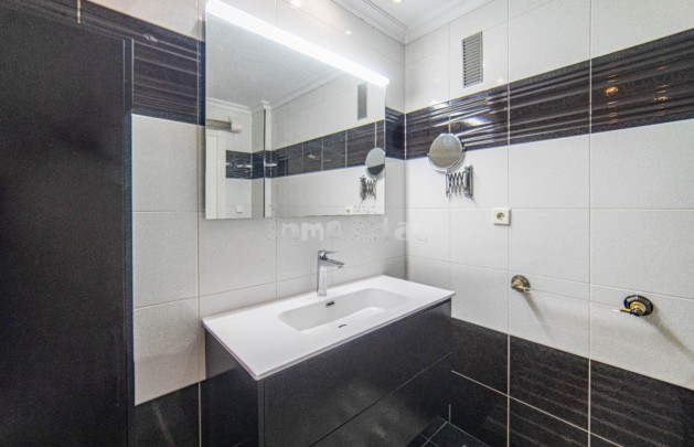 Alquiler a corto plazo - Apartamento / piso - Albir - Centro