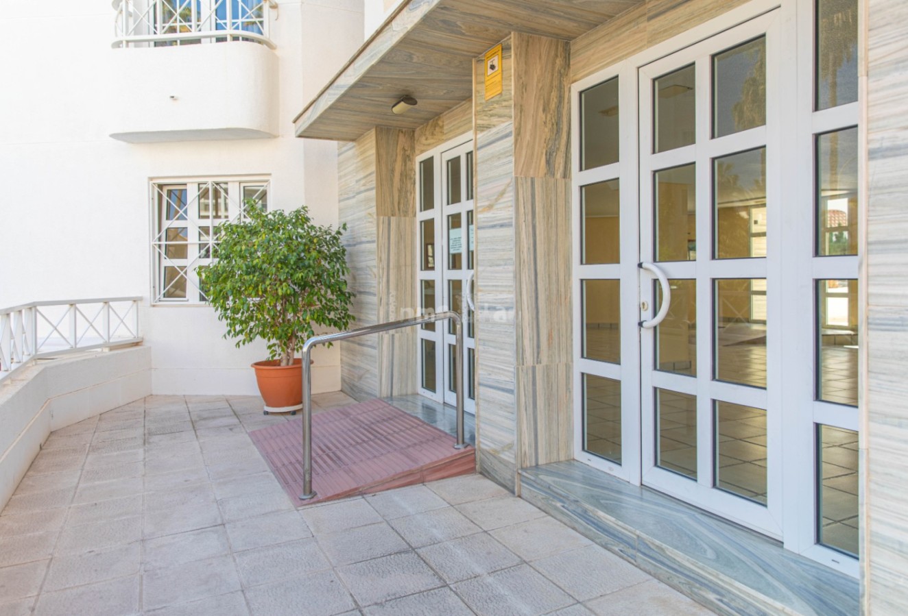 Alquiler a corto plazo - Apartamento / piso - Albir - Centro