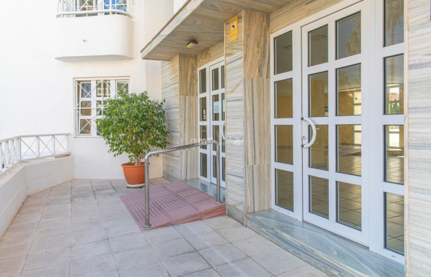 Alquiler a corto plazo - Apartamento / piso - Albir - Centro