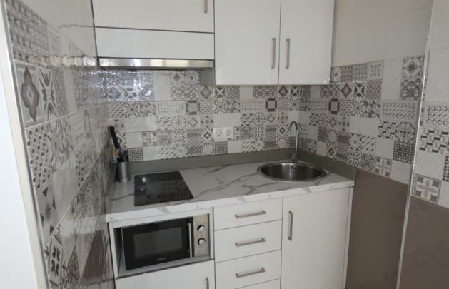 Resale - Bungalow - Albir - Centro