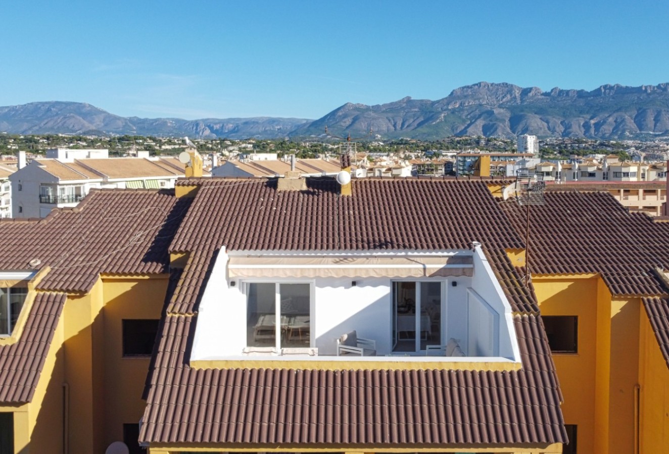 Alquiler a corto plazo - Apartamento / piso - Albir - Centro