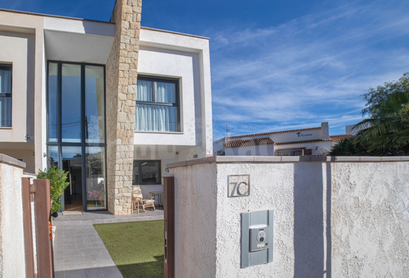 Alquiler a corto plazo - Villa - Albir