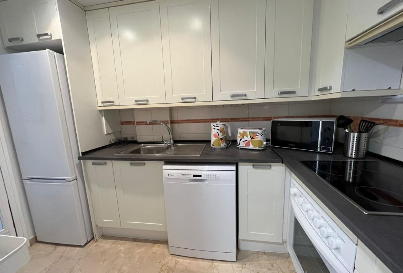 Alquiler a corto plazo - Apartamento / piso - Albir - Centro
