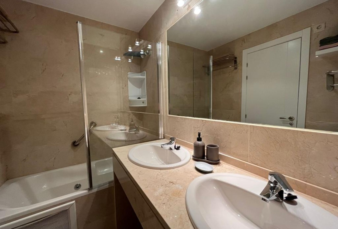 Alquiler a corto plazo - Apartamento / piso - Albir - Centro