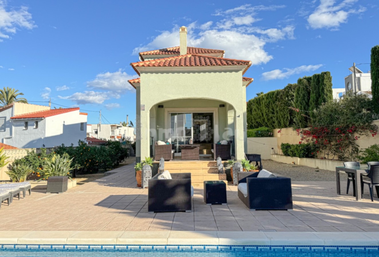 Alquiler a corto plazo - Villa - Alfaz del Pi