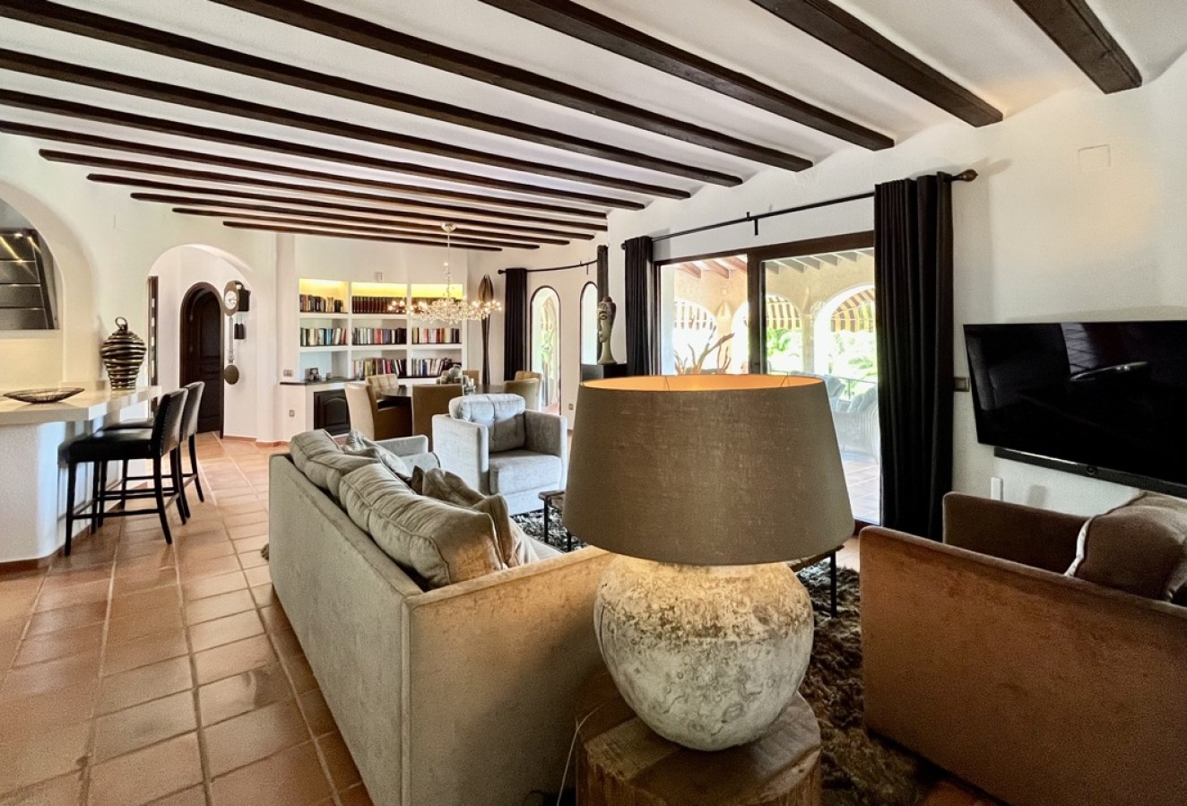 Reventa - Villa - Altea - Urbanizacion