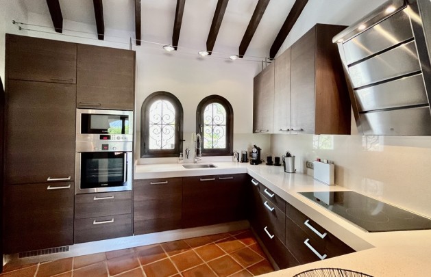 Reventa - Villa - Altea - Urbanizacion