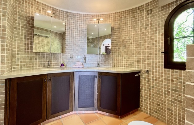 Reventa - Villa - Altea - Urbanizacion