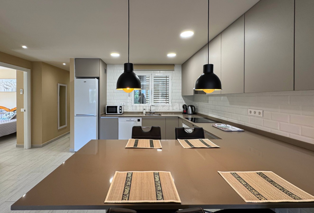Alquiler a corto plazo - Apartamento / piso - Albir - Centro