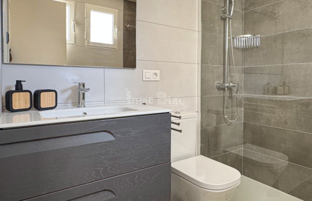 Alquiler a corto plazo - Apartamento / piso - Albir - Centro