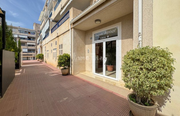 Resale - Apartment / flat - Albir - Centro