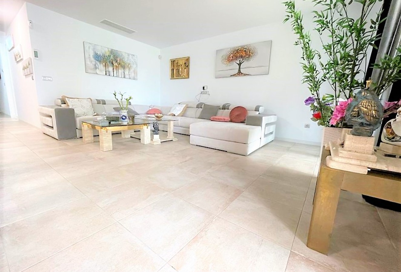 Resale - Apartment / flat - Albir - Urbanizacion
