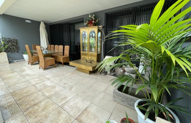 Resale - Apartment / flat - Albir - Urbanizacion