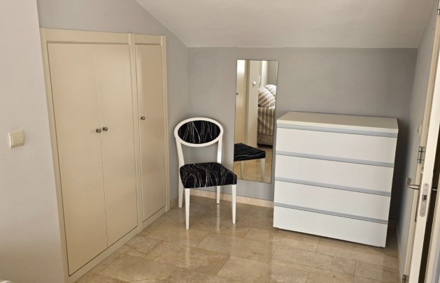 Alquiler a corto plazo - Apartamento / piso - Albir - Centro