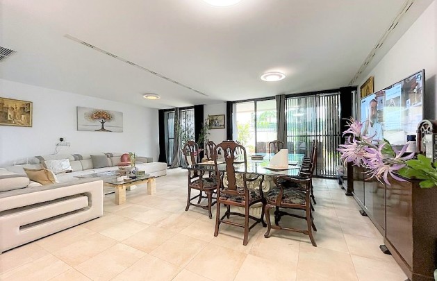 Resale - Apartment / flat - Albir - Urbanizacion