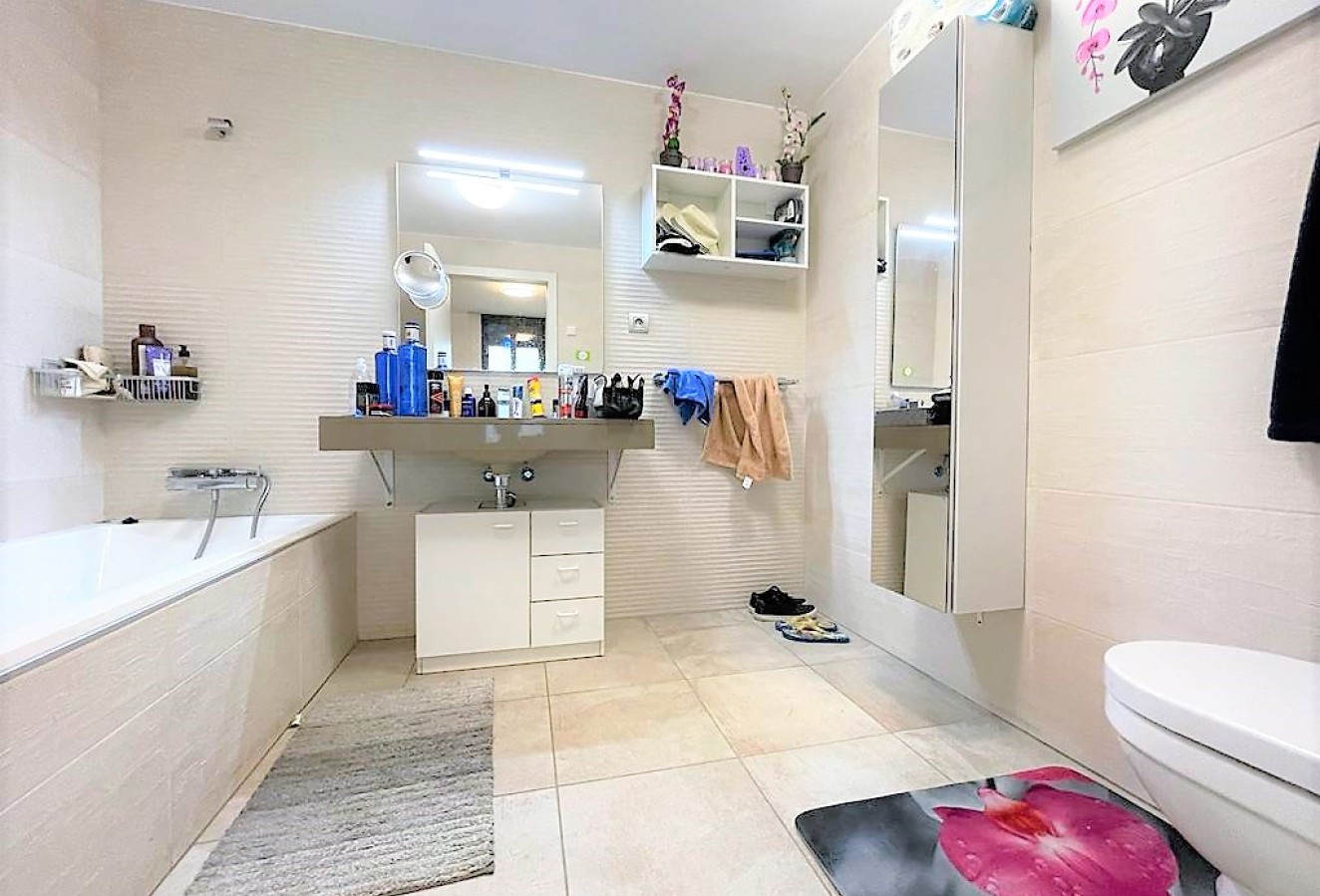 Resale - Apartment / flat - Albir - Urbanizacion