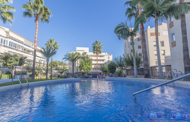 Sale - Apartment / flat - Albir