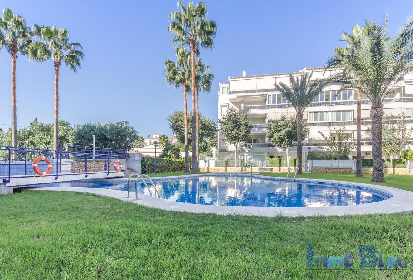 Sale - Apartment / flat - Albir