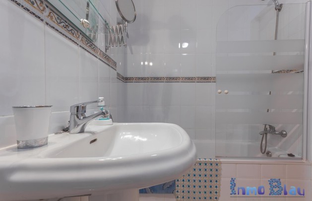 Sale - Apartment / flat - Albir