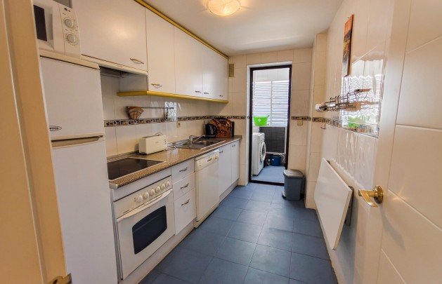 Sale - Apartment / flat - Albir
