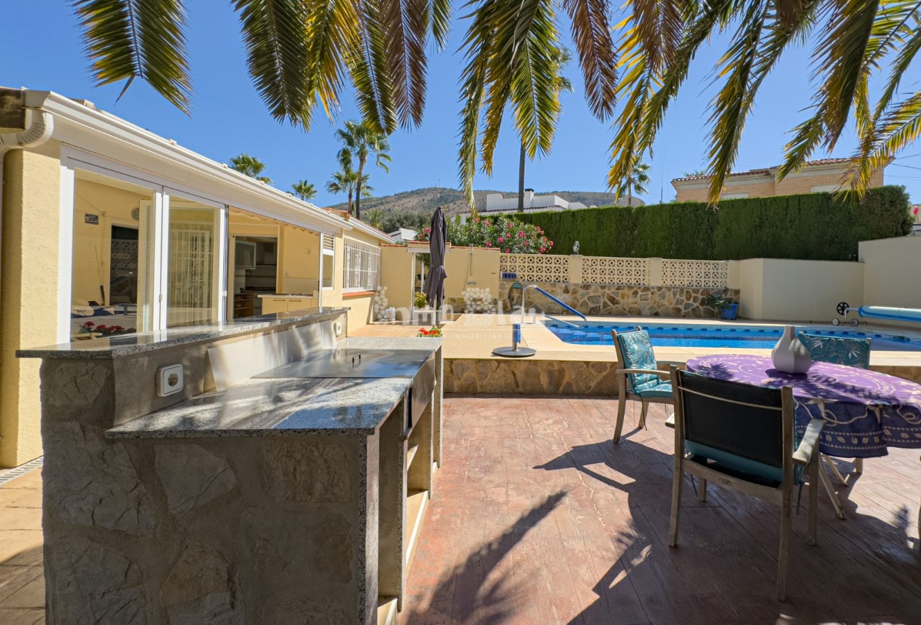 Sale - Villa - Albir