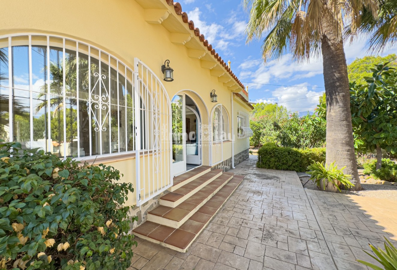 Sale - Villa - Albir